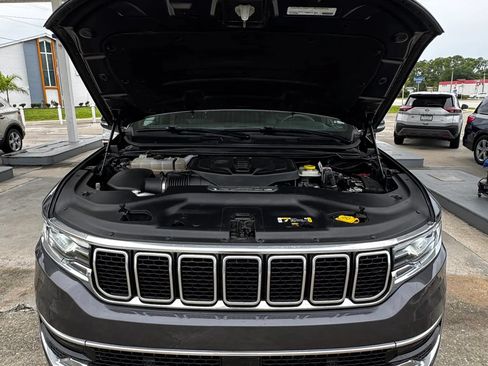 Used 2024 Jeep Wagoneer Series II AWD/4WD image 3