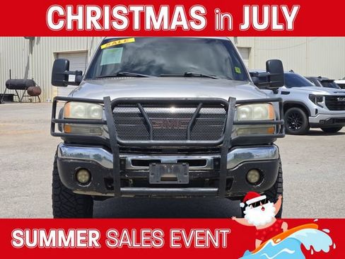 Used 2005 GMC Sierra 2500 SLE w/ Heavy-Duty Power Package AWD/4WD image 2
