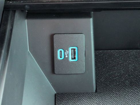 Used 2024 Ford F150 Lariat w/ FX4 Off-Road Package AWD/4WD image 23