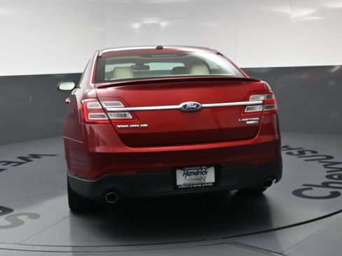 Used 2015 Ford Taurus Limited w/ Equipment Group 301A AWD/4WD image 8