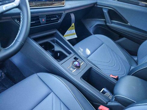 New 2026 Volkswagen Tiguan SE image 30