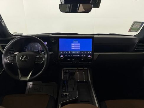 Used 2025 Lexus GX 550 w/ Accessory Package (2T) AWD/4WD image 21