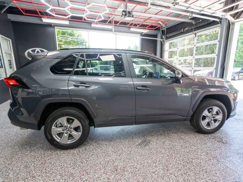 Used 2025 Toyota RAV4 XLE AWD/4WD image 4