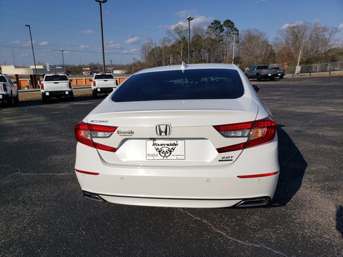 Used 2022 Honda Accord Touring image 8