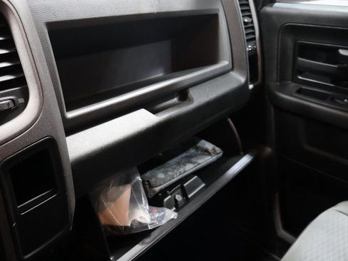 Used 2018 RAM 2500 Tradesman w/ Chrome Appearance Group image 33