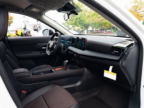 New 2026 Nissan Kicks SR w/ Cold Weather Package image 25