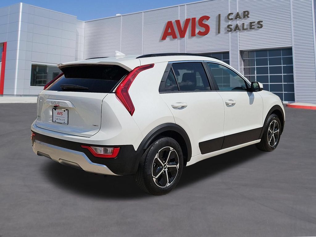 Used 2025 Kia Niro LX FWD image 6