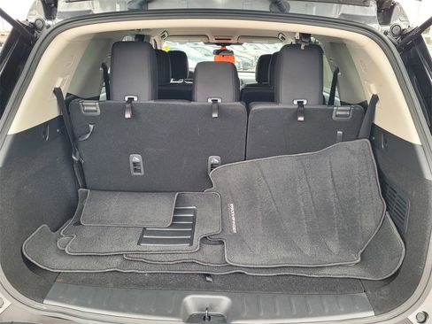 Used 2025 Nissan Pathfinder S image 27