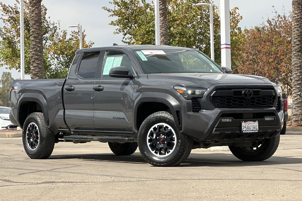 Certified 2025 Toyota Tacoma TRD Off-Road AWD/4WD image 2