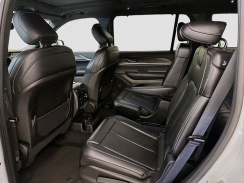 Used 2024 Jeep Grand Cherokee L Limited w/ Luxury Tech Group II image 30