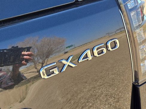 Used 2023 Lexus GX 460 Premium w/ Accessory Package image 13