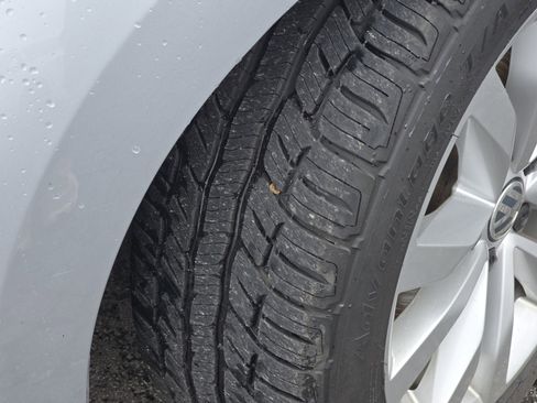 Used 2014 Volkswagen Beetle TDI image 12