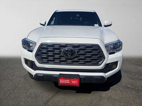 Used 2022 Toyota Tacoma TRD Off-Road w/ Technology Package AWD/4WD image 8
