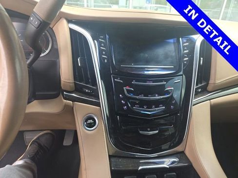 Used 2019 Cadillac Escalade Platinum AWD/4WD image 5