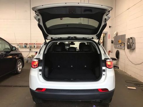 Used 2019 Jeep Compass Limited FWD image 5