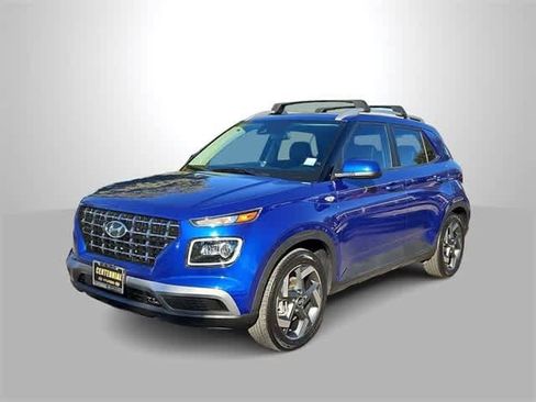Used 2022 Hyundai Venue Limited image 4