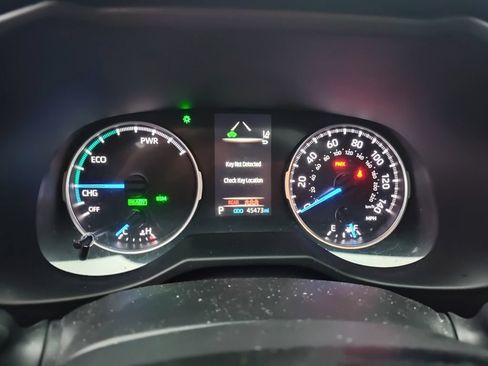 Used 2021 Toyota RAV4 XLE w/ Convenience Package AWD/4WD image 9