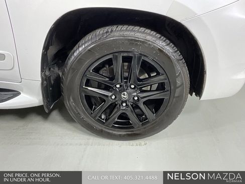 Used 2013 Lexus LX 570 4WD w/ Luxury Pkg image 10