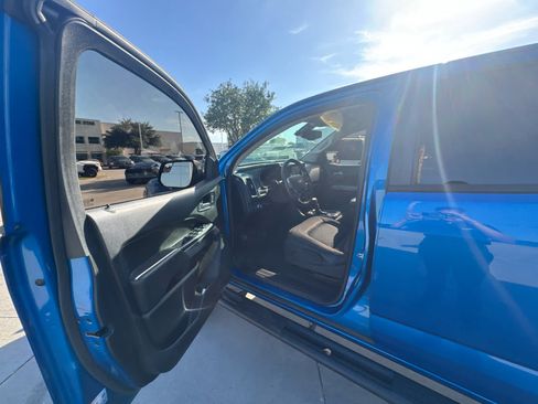 Used 2021 Chevrolet Colorado LT w/ Safety Package RWD image 6