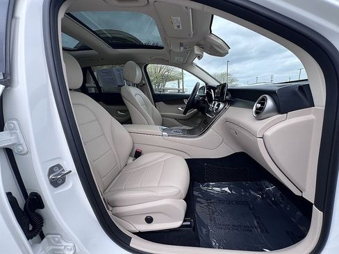 Used 2020 Mercedes-Benz GLC 300 4MATIC image 28