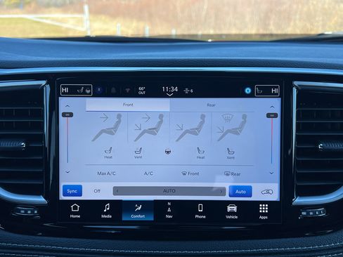 Used 2026 Chrysler Pacifica Limited w/ Uconnect Theater Family Group image 26