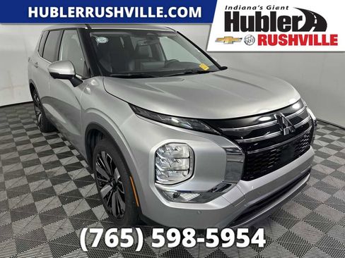 Used 2025 Mitsubishi Outlander SE FWD image 1