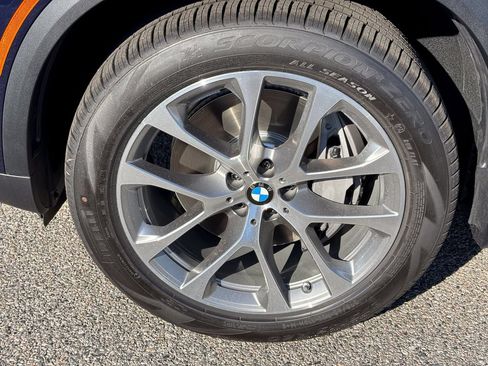 New 2026 BMW X5 xDrive50e w/ Climate Comfort Package AWD/4WD image 8