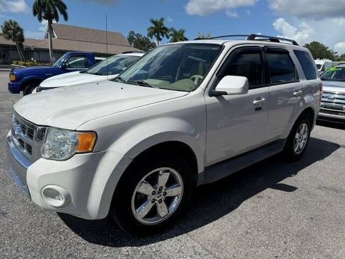 Used 2010 Ford Escape Limited FWD image 1