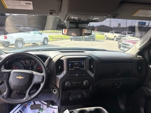 Used 2023 Chevrolet Silverado 1500 Custom AWD/4WD image 28