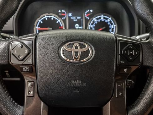 Used 2020 Toyota 4Runner TRD Off-Road AWD/4WD image 12