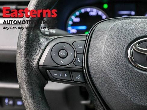 Used 2021 Toyota RAV4 LE image 15