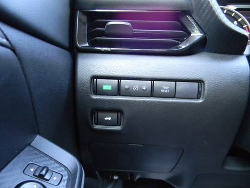 Used 2023 Nissan Sentra SV FWD image 14