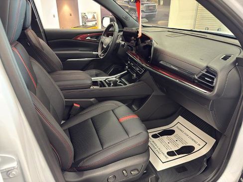 New 2026 Chevrolet Traverse RS w/ LPO, Floor Liner Package image 10