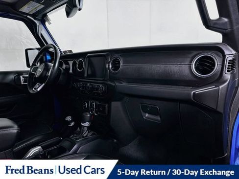 Used 2022 Jeep Wrangler Unlimited Sahara w/ Cold Weather Group AWD/4WD image 34