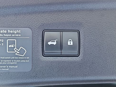 Used 2023 INFINITI QX50 Sport image 17