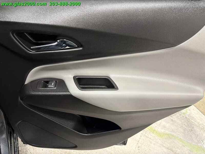 Used 2020 Chevrolet Equinox LS AWD/4WD image 29