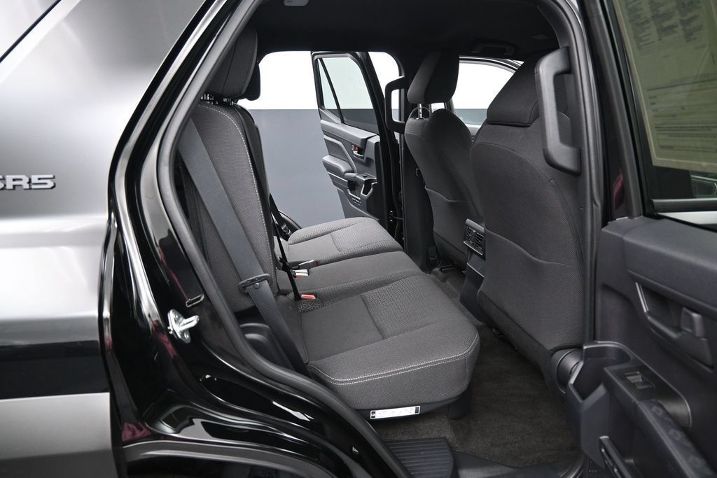 Used 2025 Toyota 4Runner SR5 AWD/4WD image 29