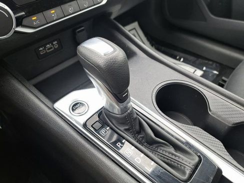 Used 2025 Nissan Altima 2.5 SV FWD image 20