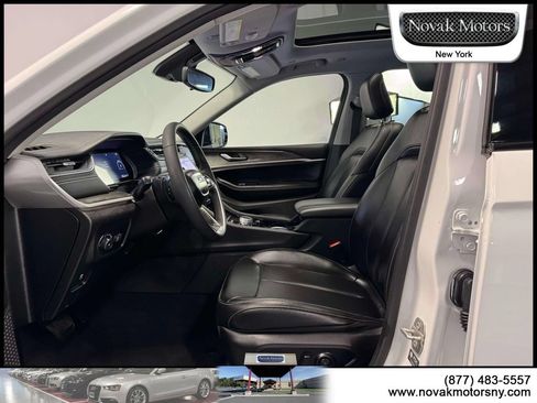 Used 2023 Jeep Grand Cherokee L Limited AWD/4WD image 19