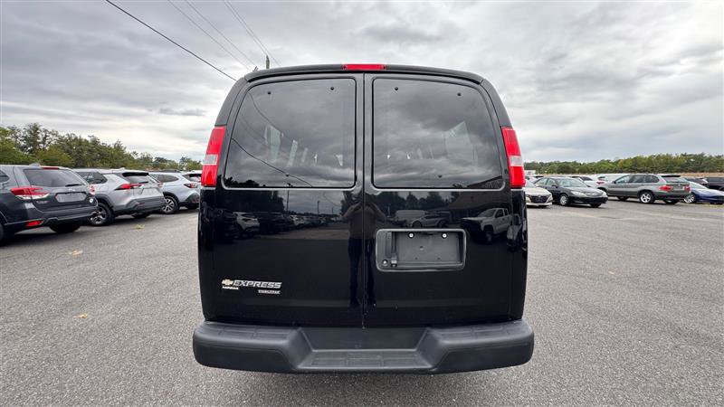 Used 2015 Chevrolet Express 2500 LS RWD image 19