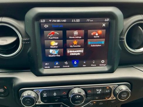 Used 2022 Jeep Wrangler Unlimited Rubicon 4xe w/ Cold Weather Group AWD/4WD image 28