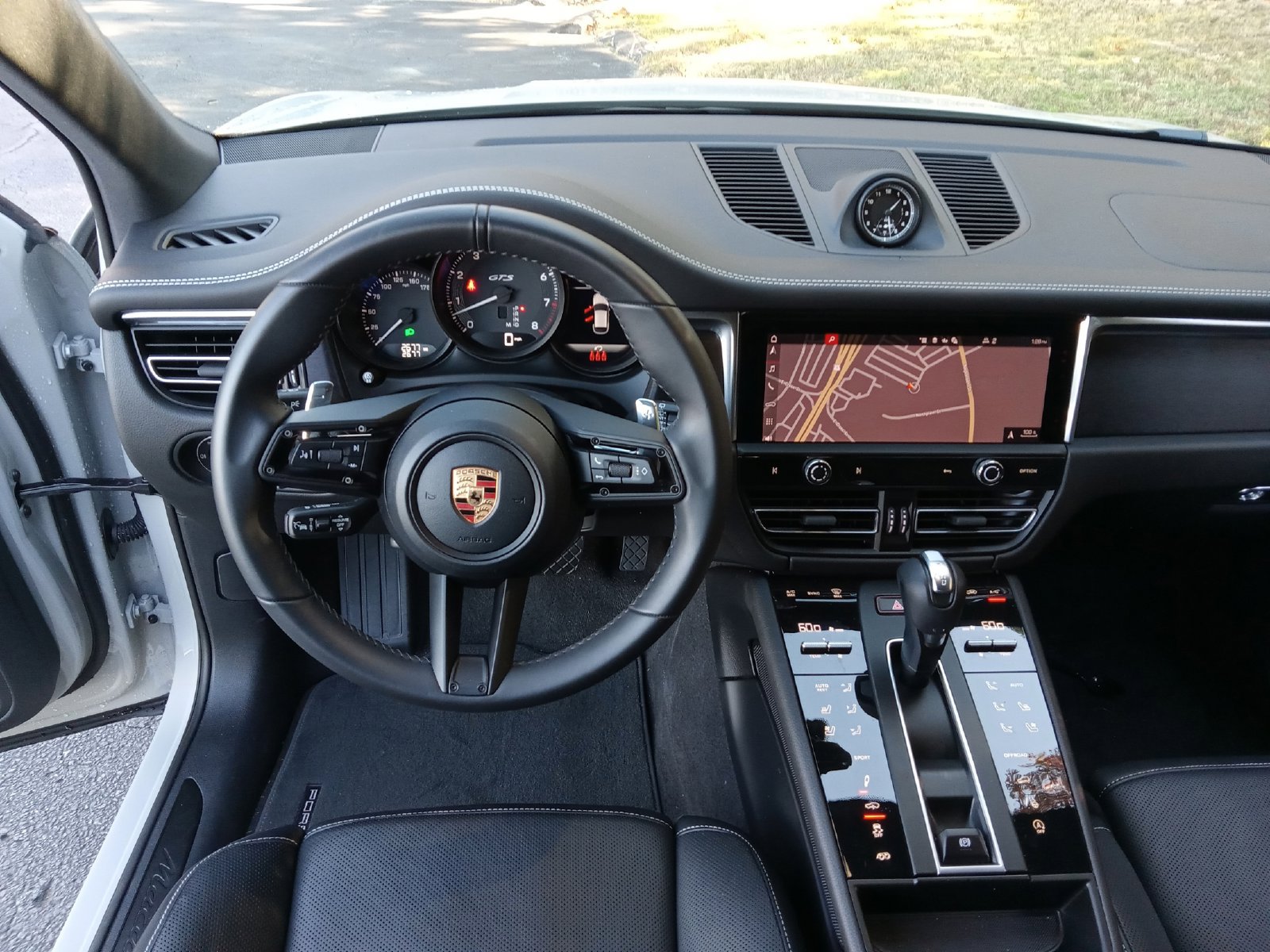 Used 2026 Porsche Macan GTS AWD/4WD image 14