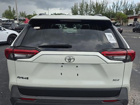 Used 2021 Toyota RAV4 XLE Premium FWD image 6