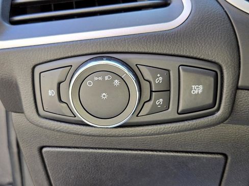 Used 2021 Ford Edge SEL image 27