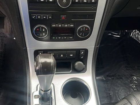Used 2011 GMC Acadia SLT AWD/4WD image 18
