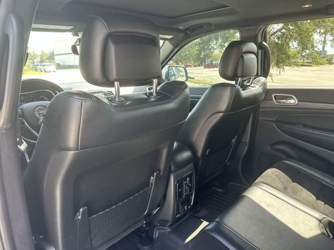 Used 2020 Jeep Grand Cherokee Altitude RWD image 22