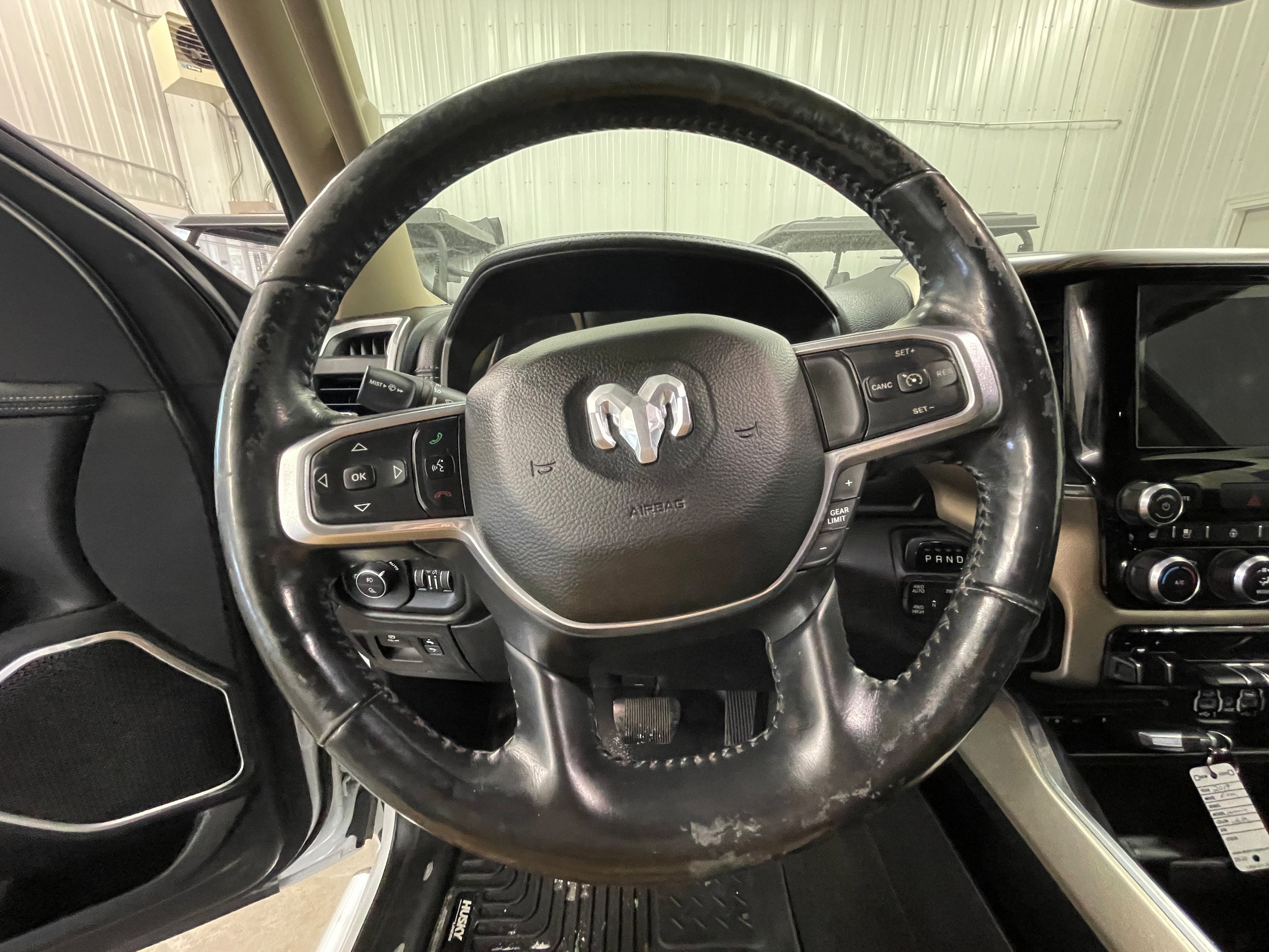Used 2019 RAM 1500 Laramie AWD/4WD image 17
