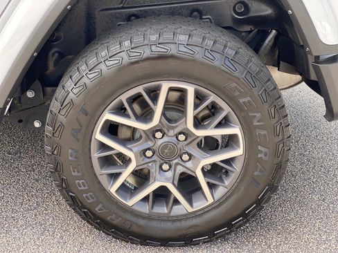 Used 2024 Jeep Wrangler Unlimited Sahara w/ Technology Group AWD/4WD image 14