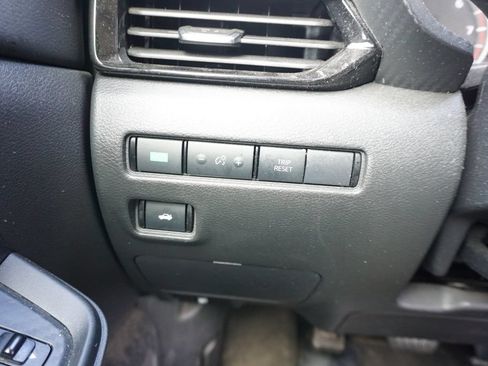 Used 2025 Nissan Sentra SV w/ All-Weather Package FWD image 5