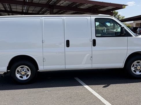 Used 2007 Chevrolet Express 1500 w/ Power and Light Package RWD image 18